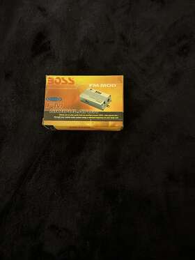 556lw Directed Electronics Boss Audio Fm-modulator Convert Sourc From Aux To Your Mobile System