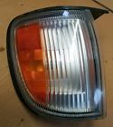 21063437 Qx4 Infiniti Front Right Passenger Side Corner Signal Light Lamp Oem